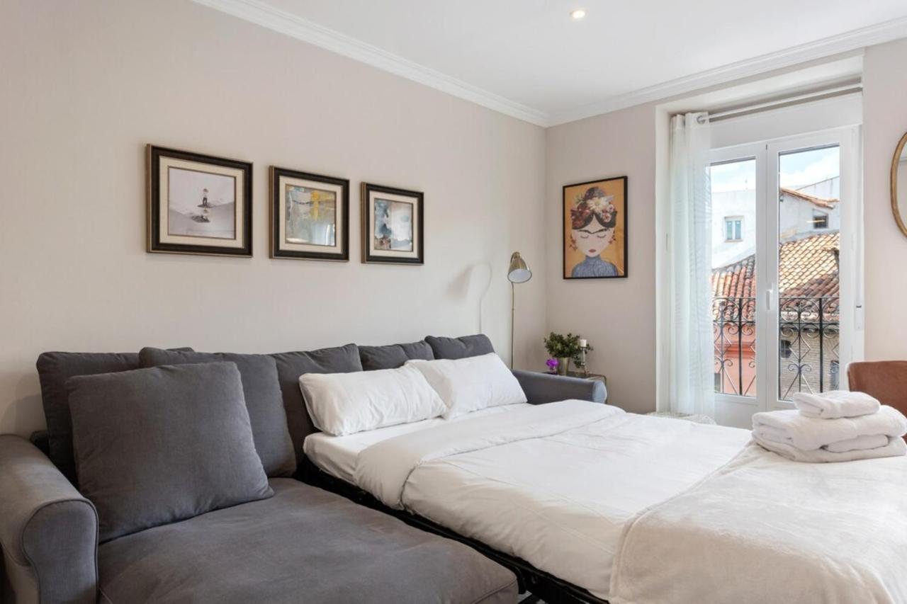 Elegant 1 Bedroom Apartment In The Heart Of Centro Madrid Luaran gambar