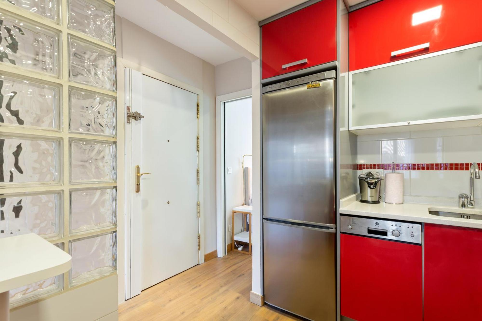 Elegant 1 Bedroom Apartment In The Heart Of Centro Madrid Luaran gambar