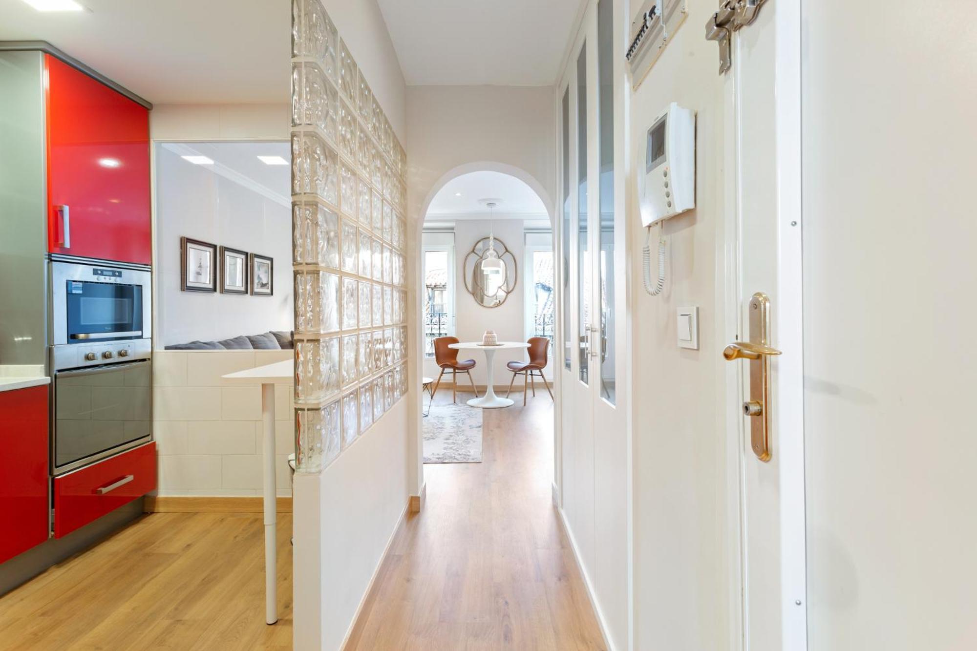 Elegant 1 Bedroom Apartment In The Heart Of Centro Madrid Luaran gambar