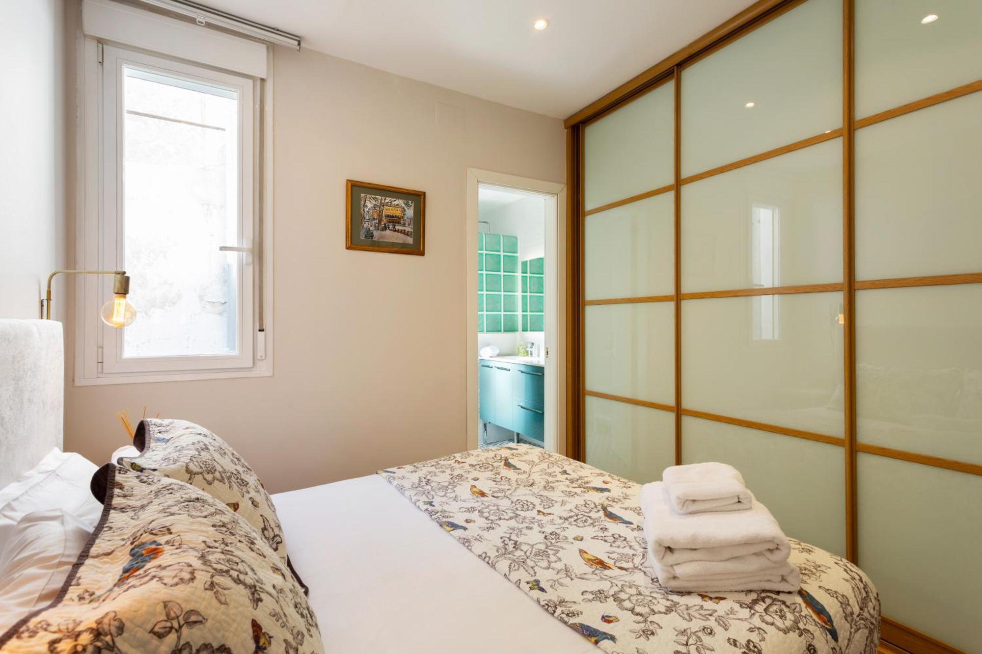 Elegant 1 Bedroom Apartment In The Heart Of Centro Madrid Luaran gambar