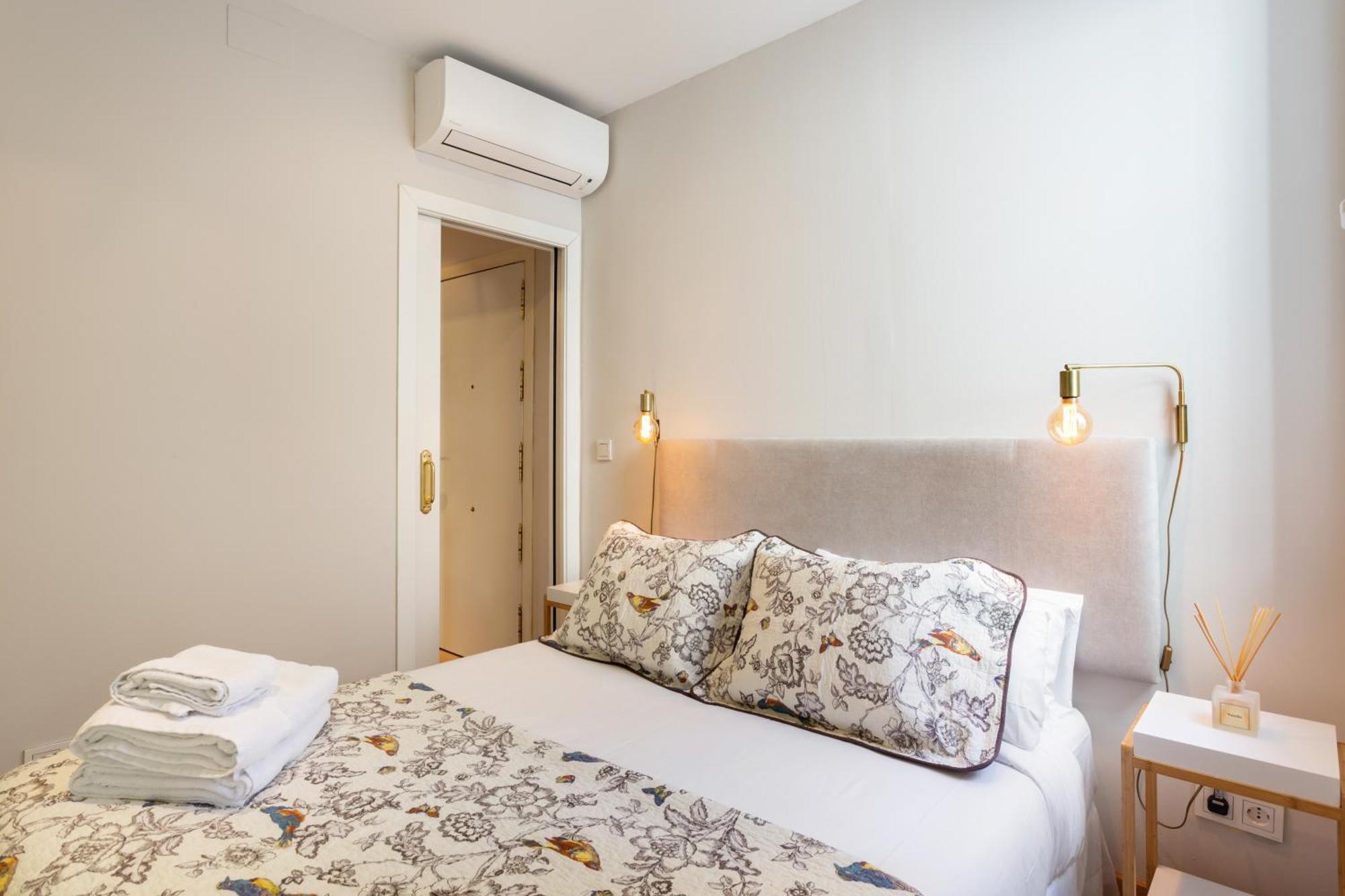Elegant 1 Bedroom Apartment In The Heart Of Centro Madrid Luaran gambar