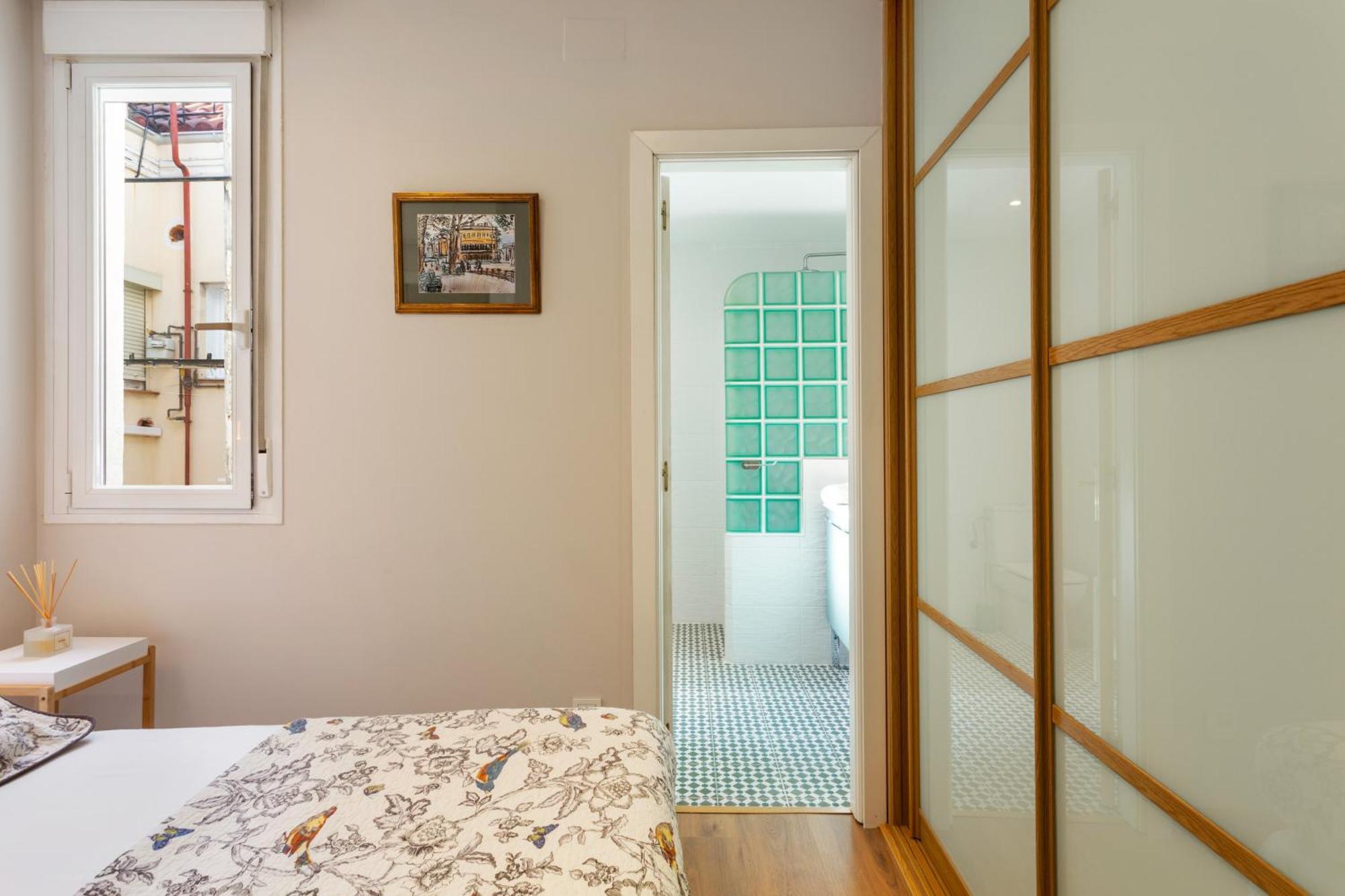 Elegant 1 Bedroom Apartment In The Heart Of Centro Madrid Luaran gambar