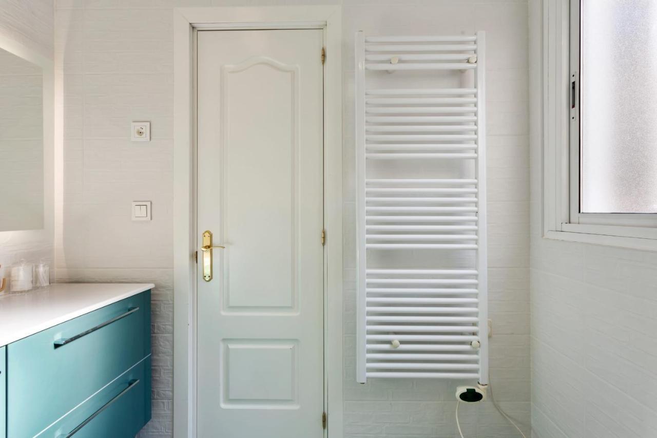Elegant 1 Bedroom Apartment In The Heart Of Centro Madrid Luaran gambar